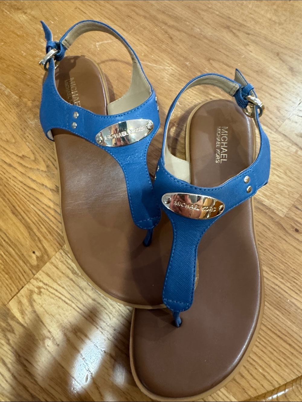 Authentic Michael Kors Blue Leather T-Strap Sandals with Gold Plate-6.5 EUC
